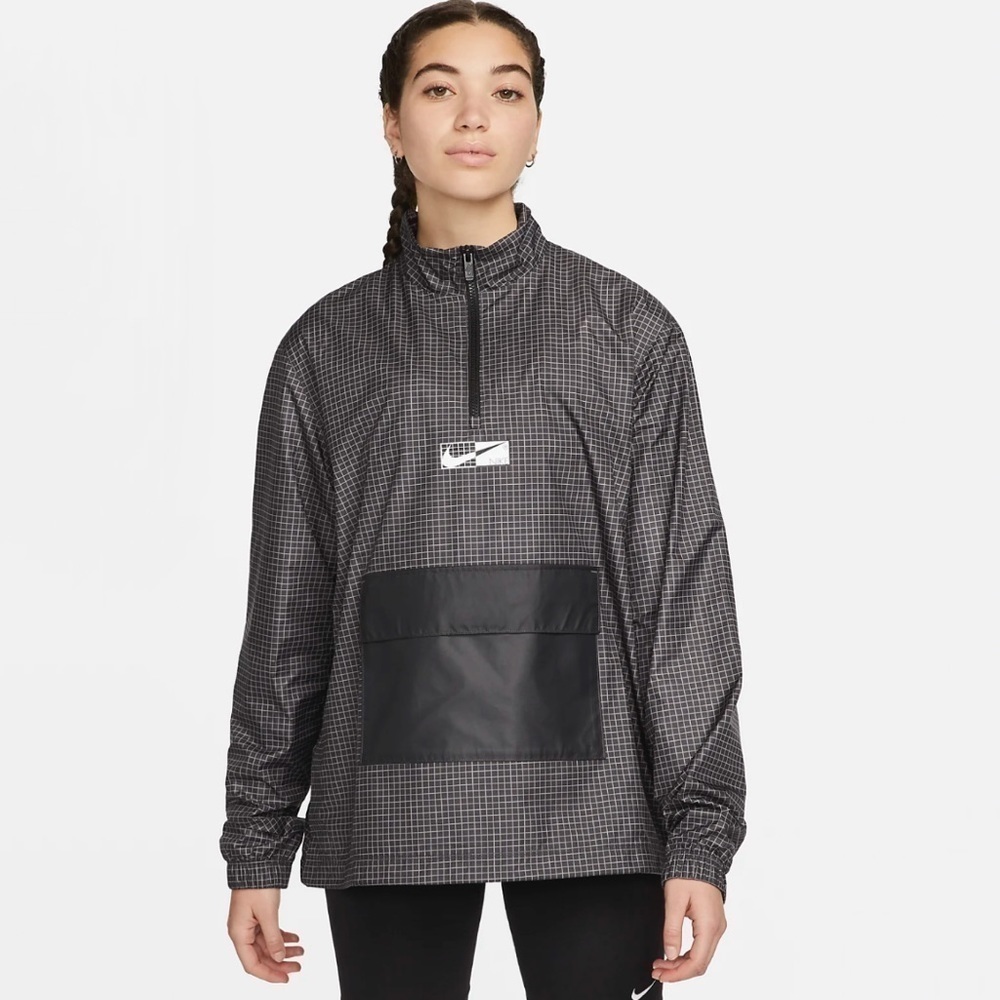 NWT Nike Sportswear Women's Woven Jacket in Grey & Black